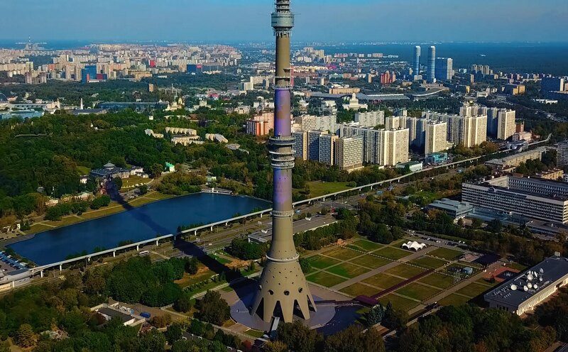 Москва. Парк у подножия Останкинской башни
